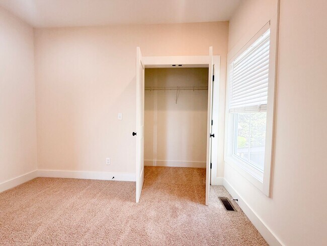 Building Photo - Spacious 4-Bedroom Home Near Tennessee Tech with Pool Access and Pet-Friendly Living