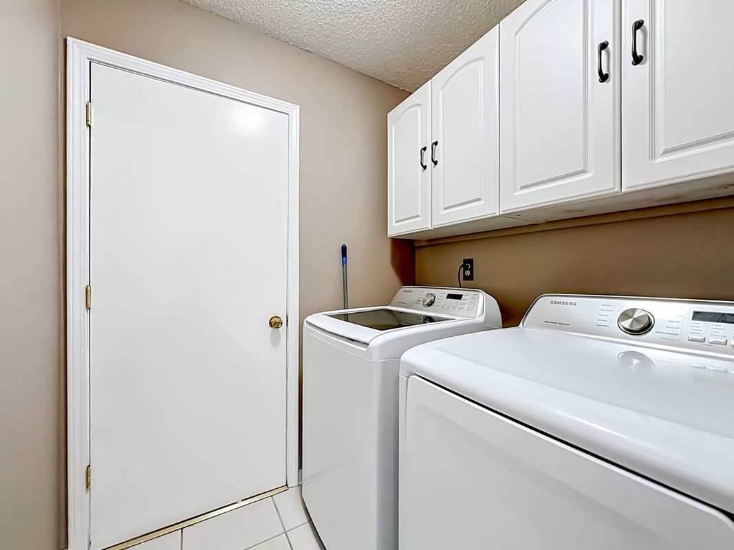 Building Photo - 341 Hickory Hollow Dr N
