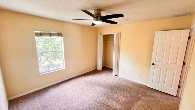 Building Photo - Available May 13th! Gorgeous 2/2 Town Home...