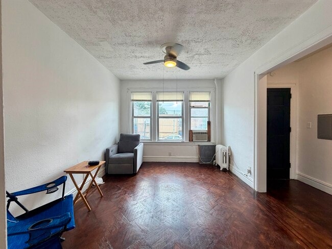 Building Photo - 152 Clendenny Ave