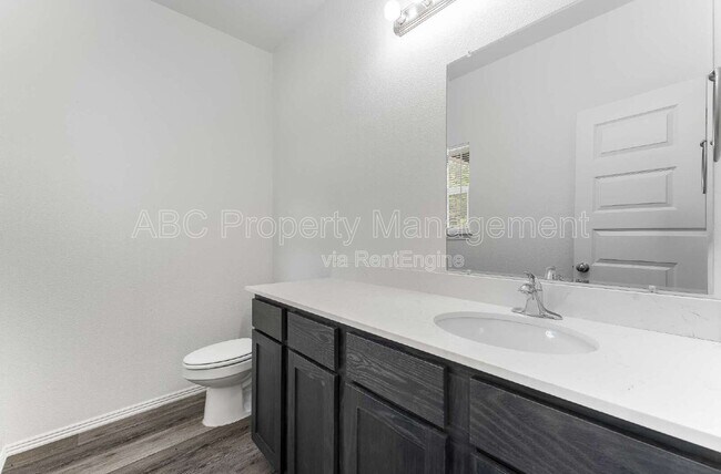 Building Photo - 955 S Benchmark Ln