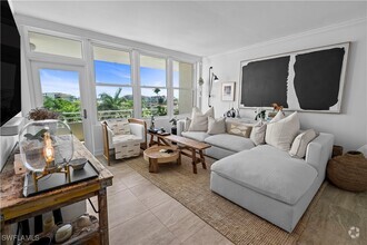 Building Photo - 240 Seaview Ct