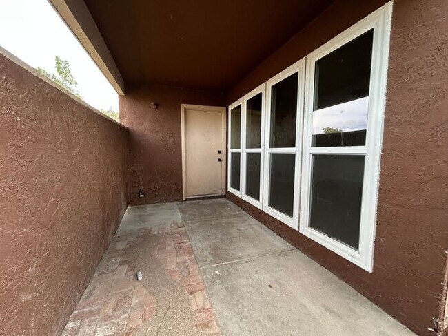 Building Photo - 2699 E Silk Oak Dr