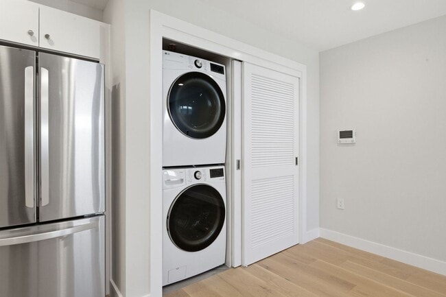 Building Photo - 1490 9th Ave