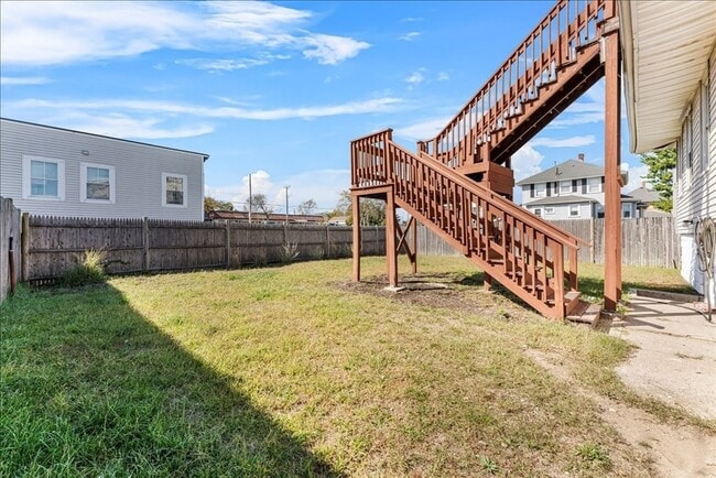 Building Photo - 49 Massasoit Ave