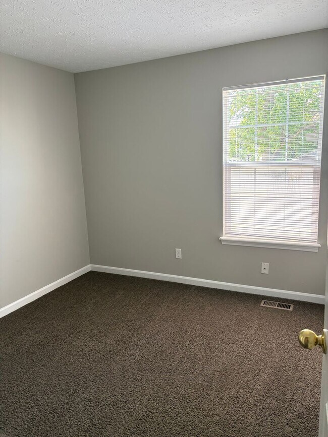 Building Photo - Charming 3-Bedroom Home in Fountain Square – Prime Location Near I-65!