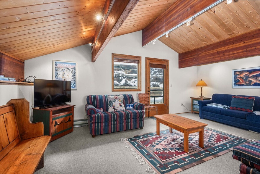 Building Photo - 837 Mountain Laurel Dr