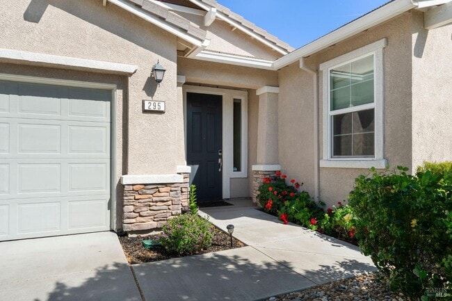 Building Photo - 295 Marks Rd