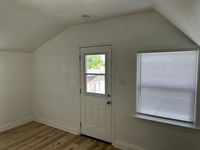 Building Photo - Ceres 3 bed 2 bath 2 story home