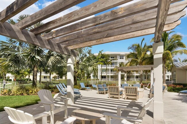 Building Photo - 315 Bay Colony Dr N