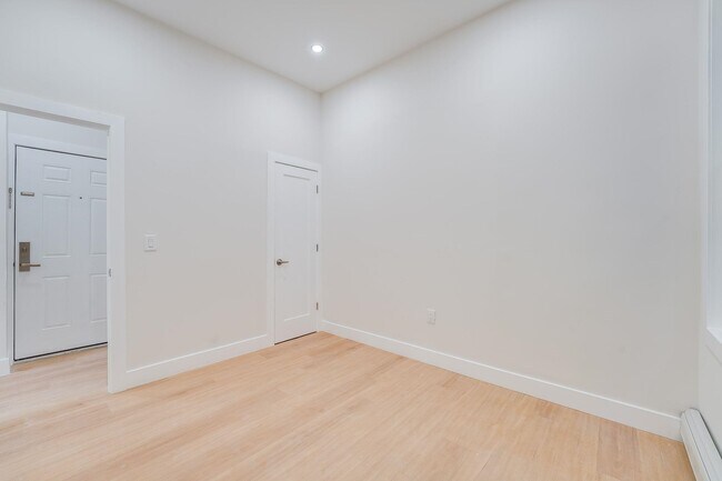 Building Photo - 704 Palisade Ave
