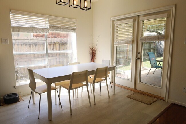 Building Photo - 3223 Autumn Bridge Ln