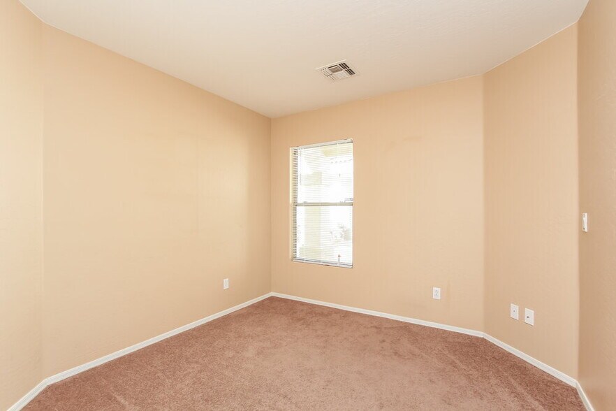 Building Photo - 12901 N 127th Ln