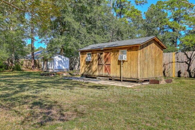 Building Photo - 702 N Palmetto St