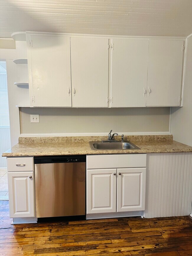 Building Photo - 316 Knight St