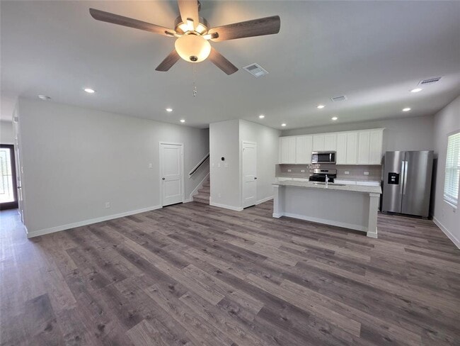 Building Photo - 7878 Alset Dr