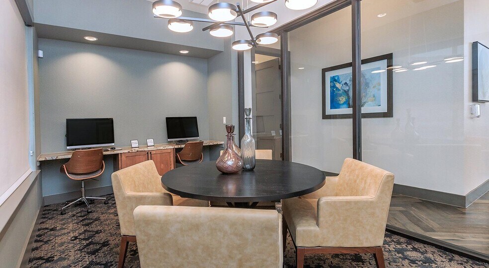 Building Photo - 17715 Overlook Loop