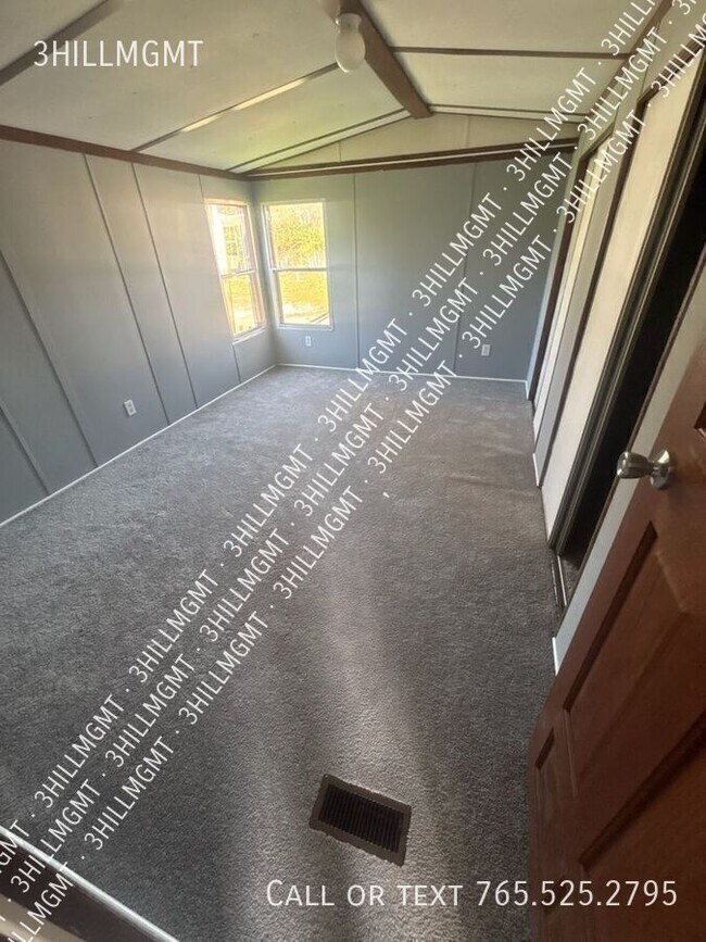 Building Photo - 5600 W Kilgore Ave