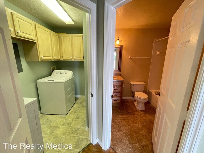 Building Photo - 2 br, 2 bath House - 1919 Summer Club Dr A...