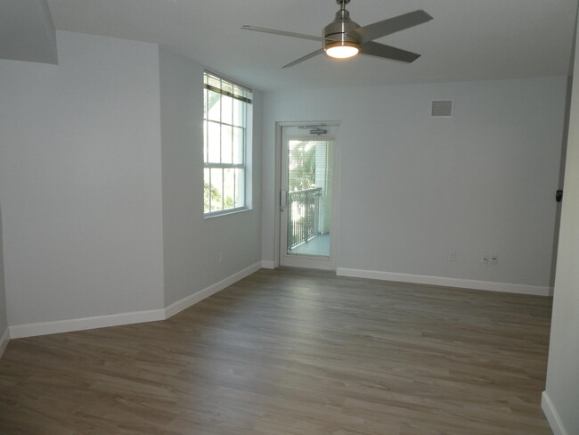 Building Photo - 600 S Dixie Hwy