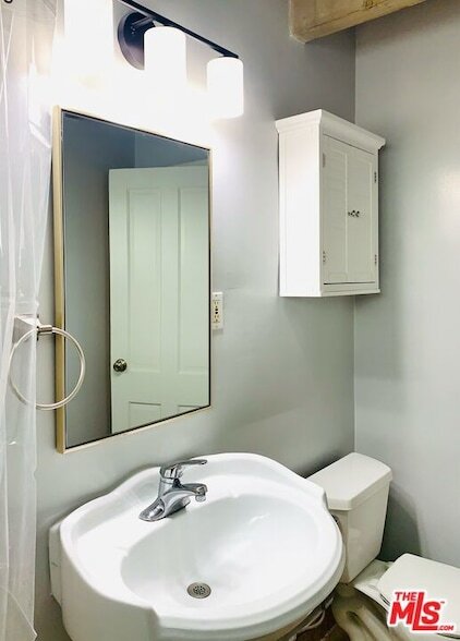 Building Photo - 321 Cameron Pl