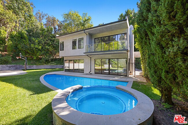 Building Photo - 11200 Dona Lola Dr