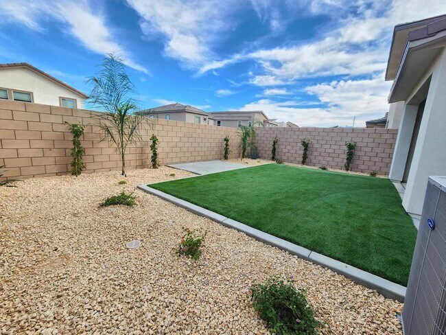 Building Photo - 35770 McCarthy St