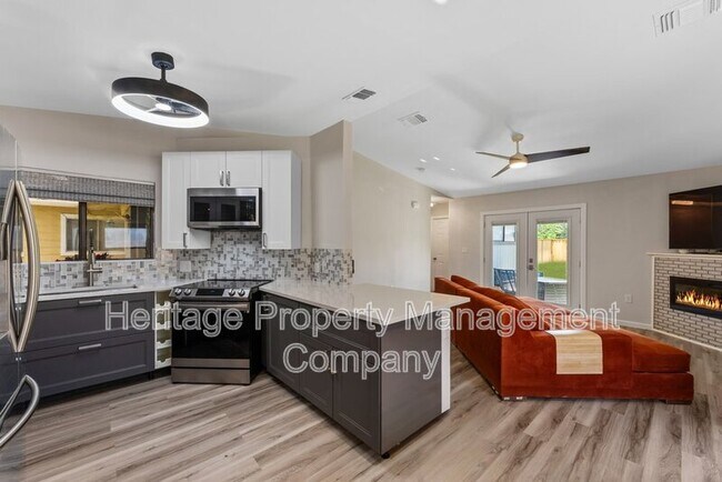 Building Photo - 6715 Hickory Springs Dr