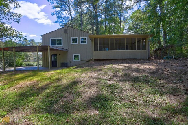 Building Photo - 2700 Creekview Point NW
