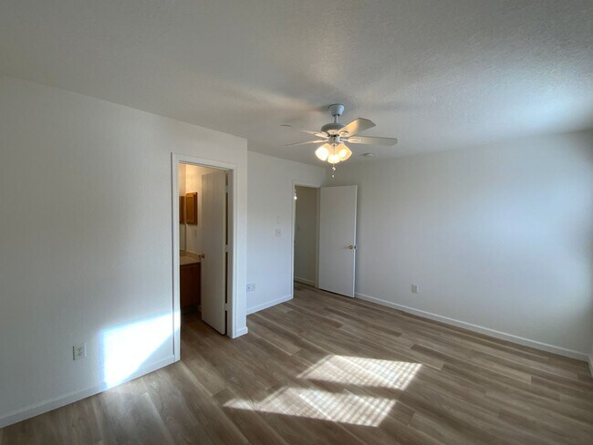 Building Photo - 4 Bedroom Single Story Home Available Near...