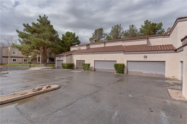 Building Photo - 5250 S Rainbow Blvd