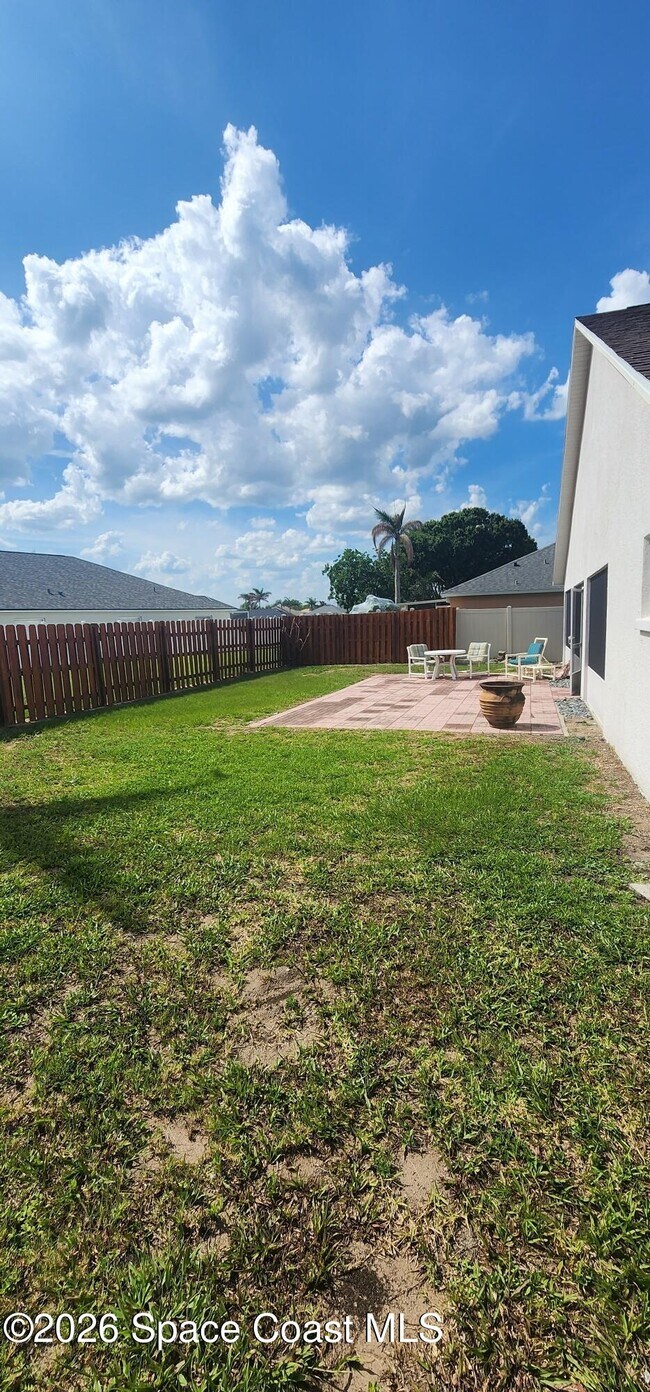 Building Photo - 3800 Sunbeam Ct