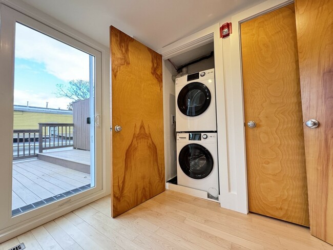 Building Photo - 51 Market St