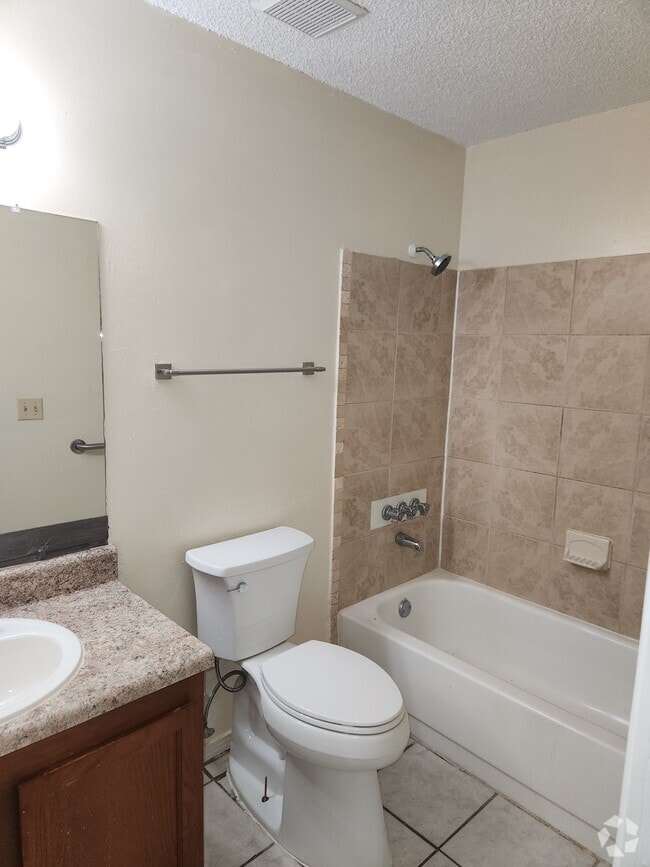Building Photo - 684 S 72nd Ave