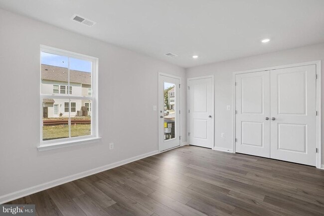 Building Photo - 127 Kinkade Ct