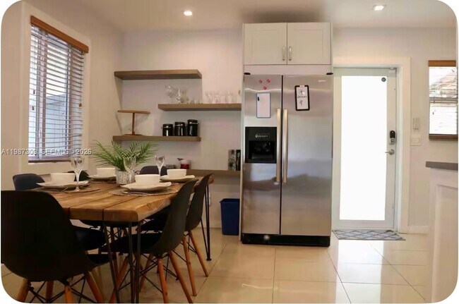 Building Photo - 601 NW 116th St