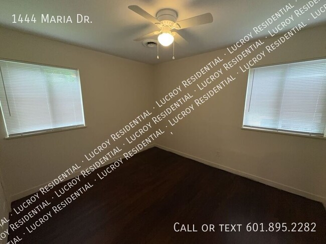 Building Photo - 1444 Maria Dr