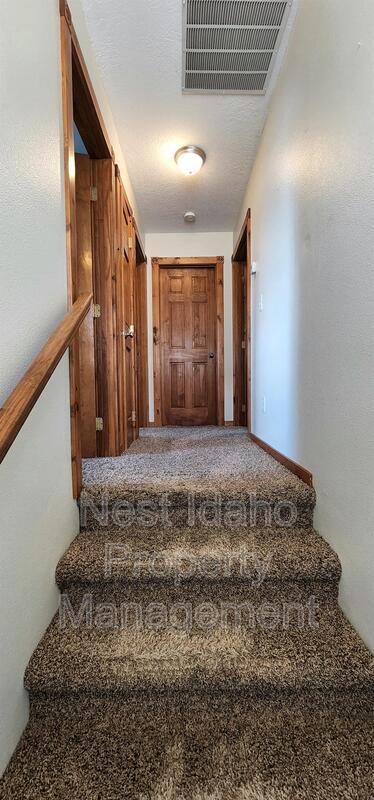 Building Photo - 518 S Benjamin Ave