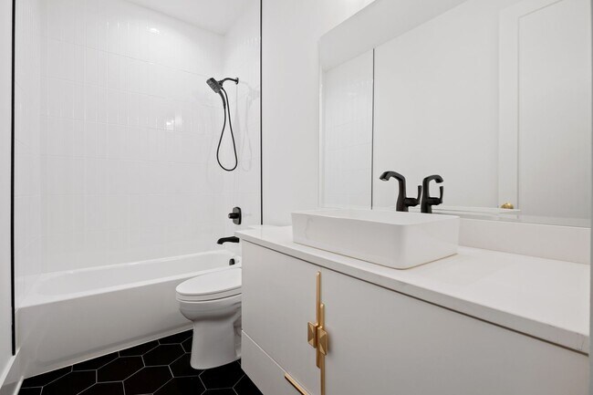 Building Photo - Modern 5-bedroom, 5-bathroom home in Durham