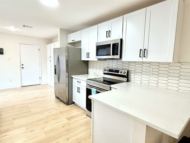 Building Photo - 4243 Timberglen Rd