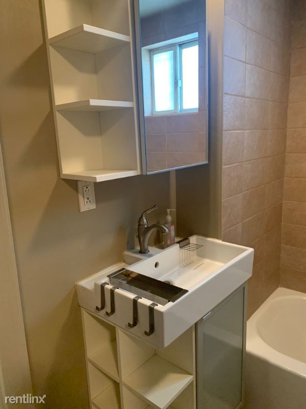Building Photo - 3 br, 1 bath Townhome - 429 library ave