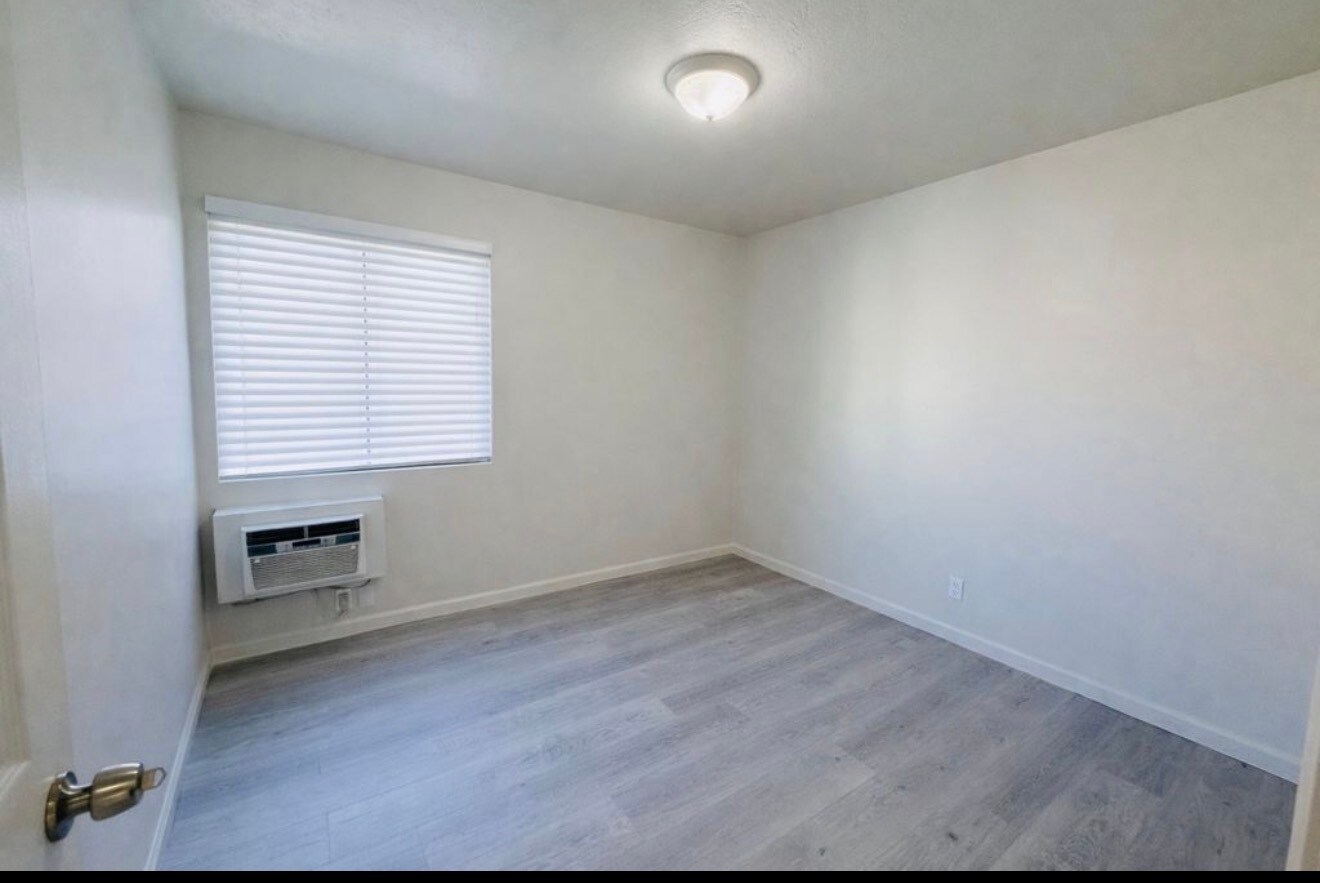 Building Photo - 15247 Acre St