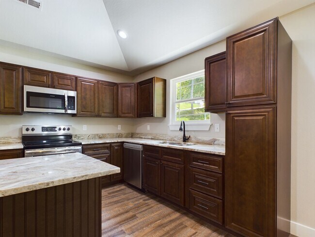 Building Photo - 100 Briana Villa Ln