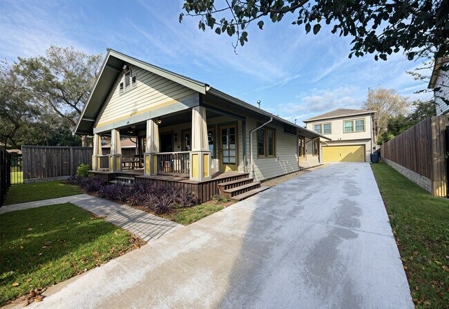 Building Photo - 1119 Usener St