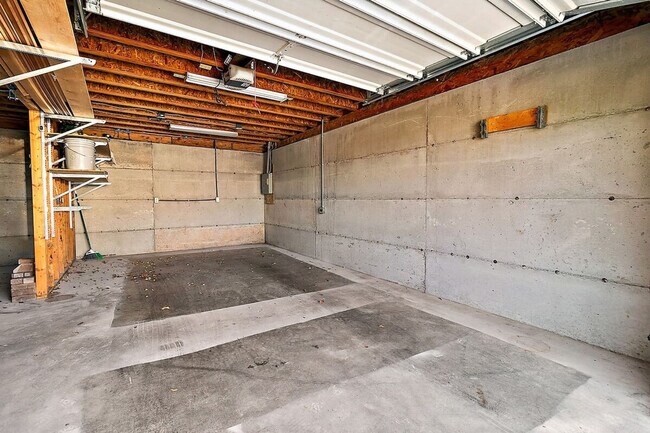 Building Photo - 2809 N Starr St