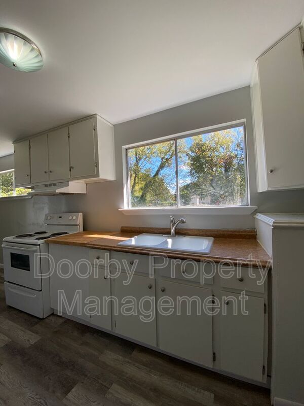 Building Photo - 304 McDonald Dr