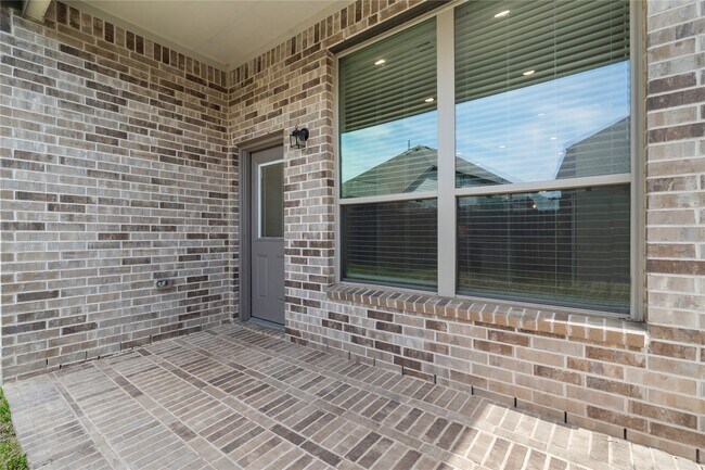 Building Photo - 939 Malibu Shr Ln