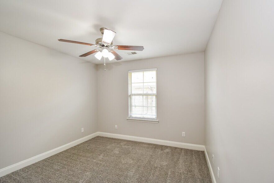 Building Photo - 8896 Willa Jean Cove