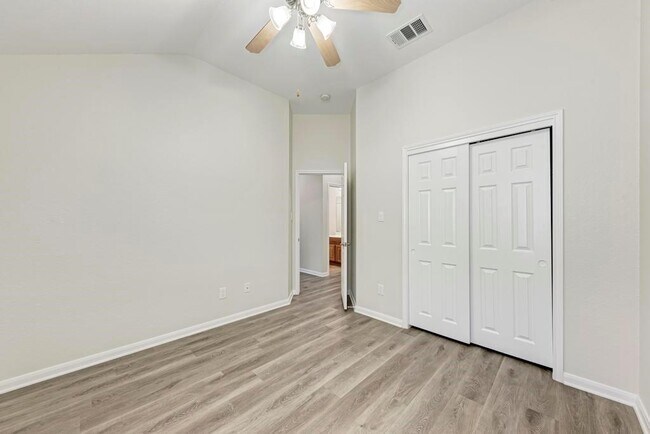 Building Photo - 18420 Dry Brook Loop