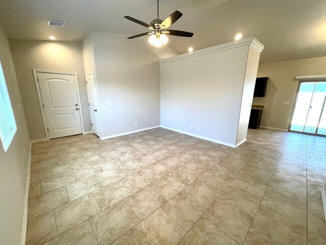 Building Photo - Centrally Located 3BR Home Near Airway Ave | Granite Kitchen, 2-Car Garage & Fenced Yard!